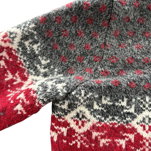 Woolrich Women’s Lamb's Wool Nylon Sweater Pewter Clasp Sweater 9656 Ruby Size M - Picture 2 of 6